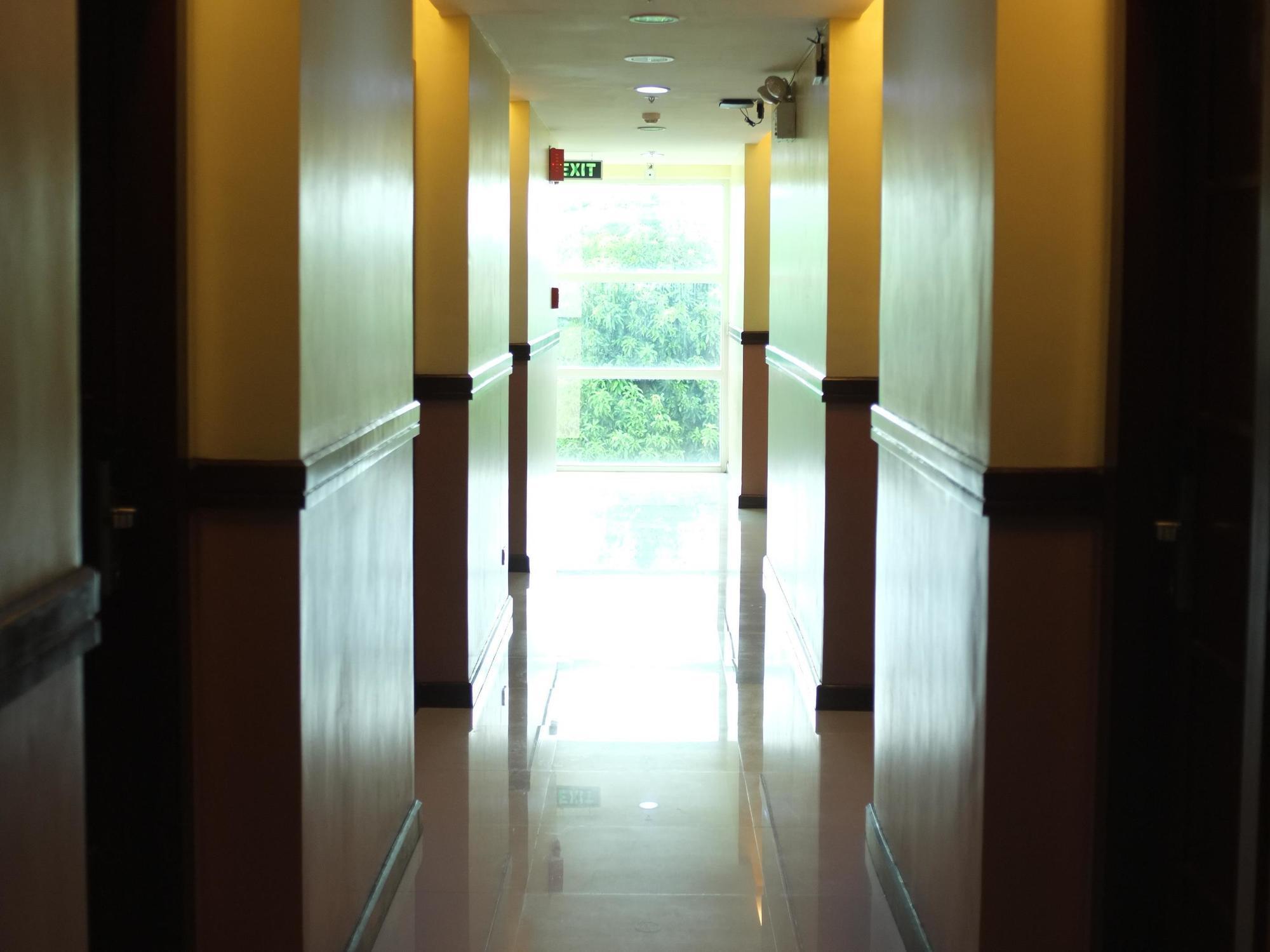 Hôtel La Interline à Davao City Extérieur photo